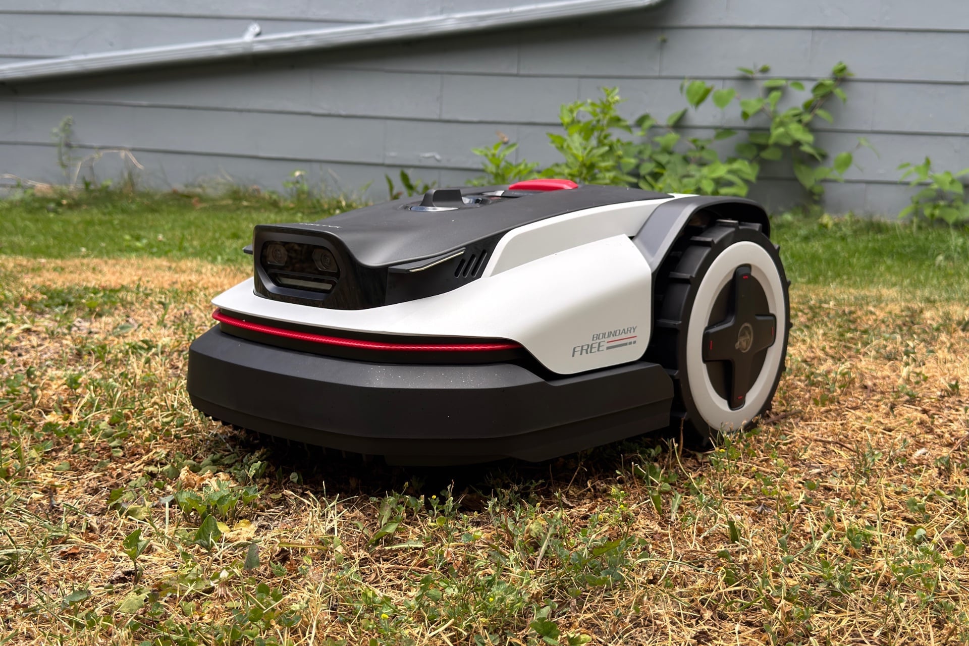 Roborock RockNeo Q110H İncelemesi: Giriş Seviyesi Robot Çim Biçme Makineleri Arasındaki Fırsat ve Sınırlamalar