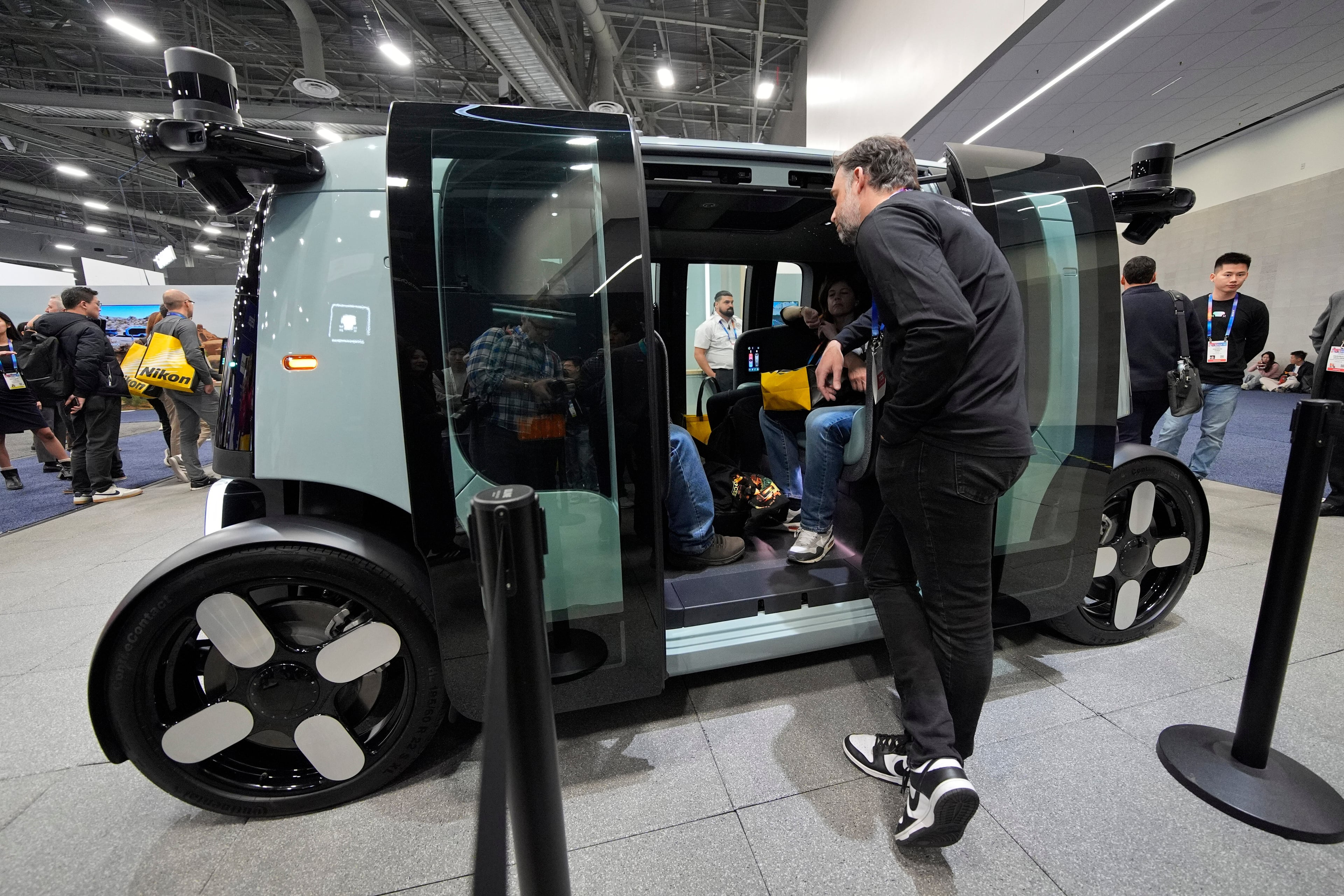 Yapay Zekanın Sınırlarını Zorlayan Zoox, Las Vegas'ta Ücretli Robotaxi Çağına Geçiyor